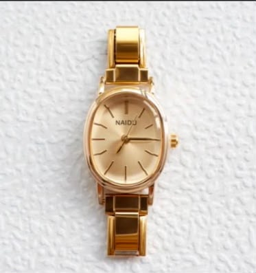 Relógio Oval Minimal Dourado